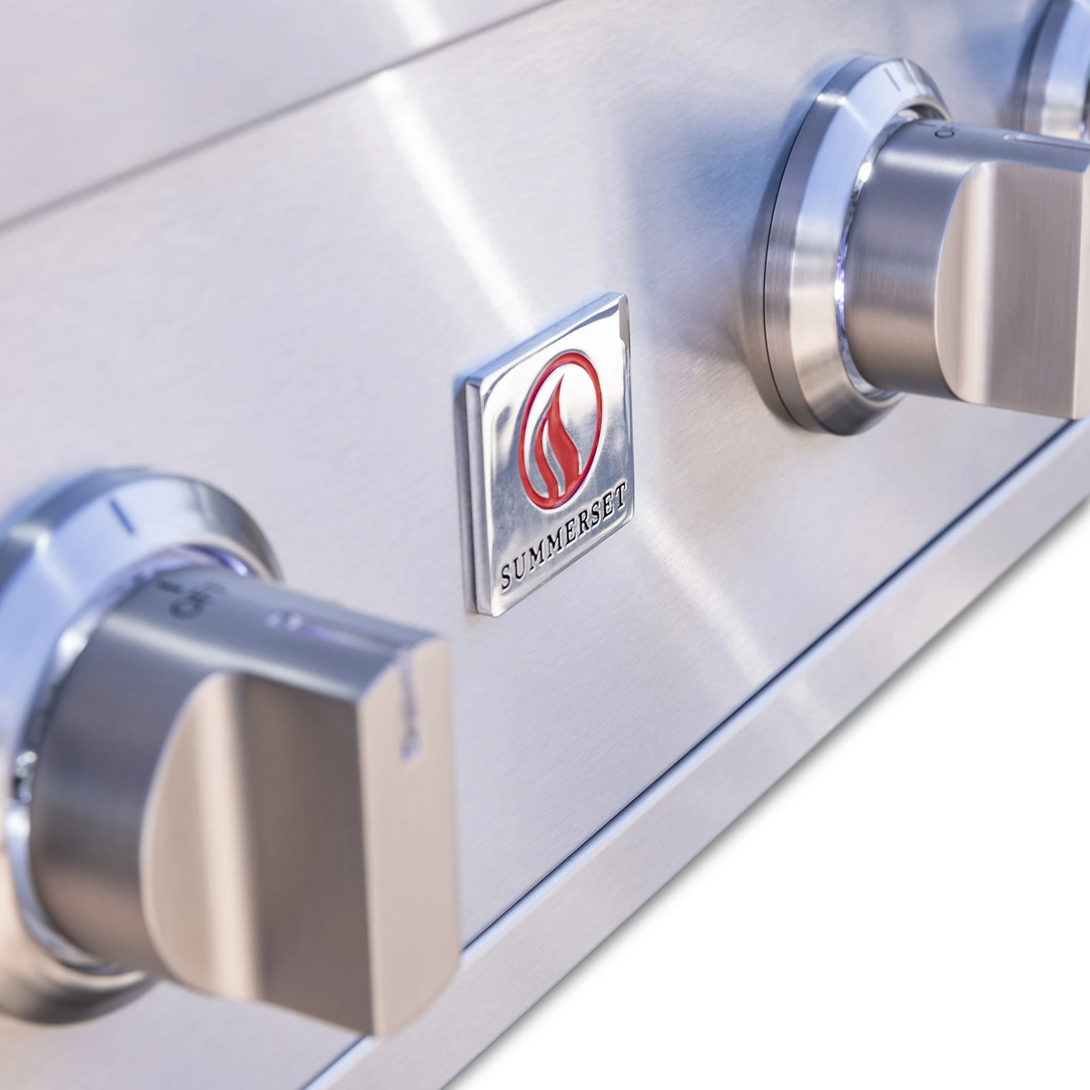 Summerset TRL Pro 40-inch built-in gas grill illuminated control knob detail
