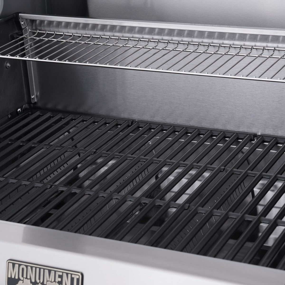 Monument Grills Eminence 405 gas grill, porcelain cast-iron grates and warming rack
