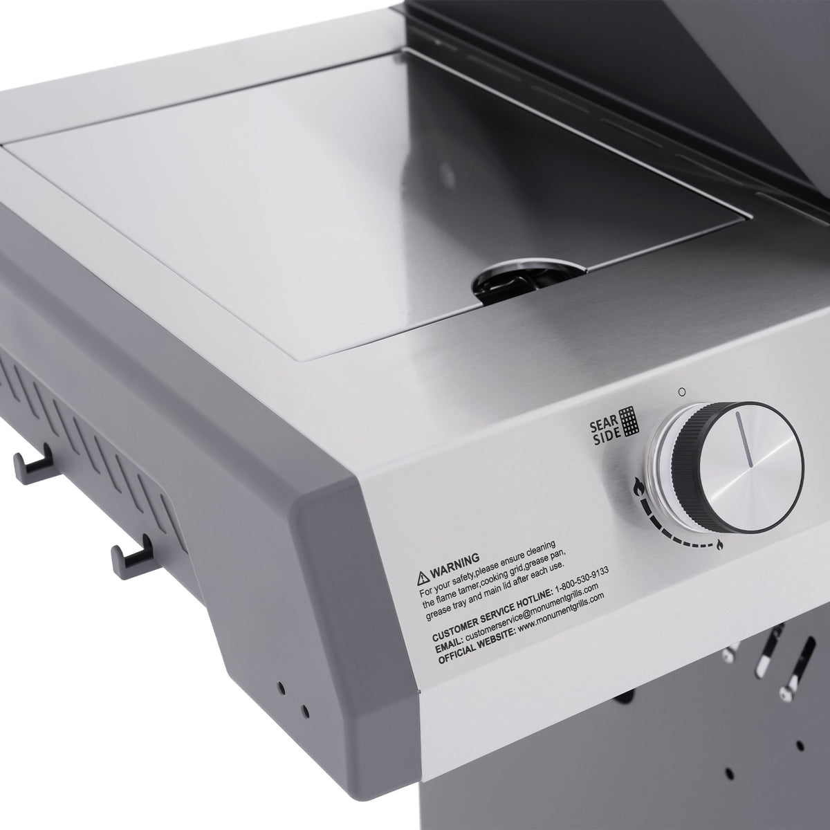 Monument Grills Eminence 405 gas grill, side burner with cover