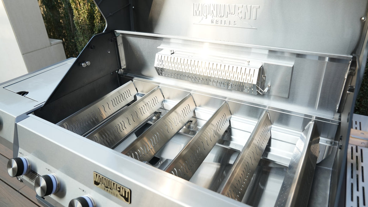 Monument Grills Eminence 605 gas grill, firebox with flame tamers