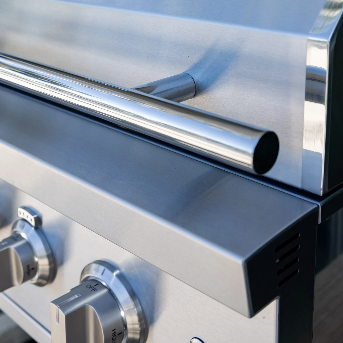 Summerset TRL Pro 40-inch built-in gas grill stainless steel hood handle