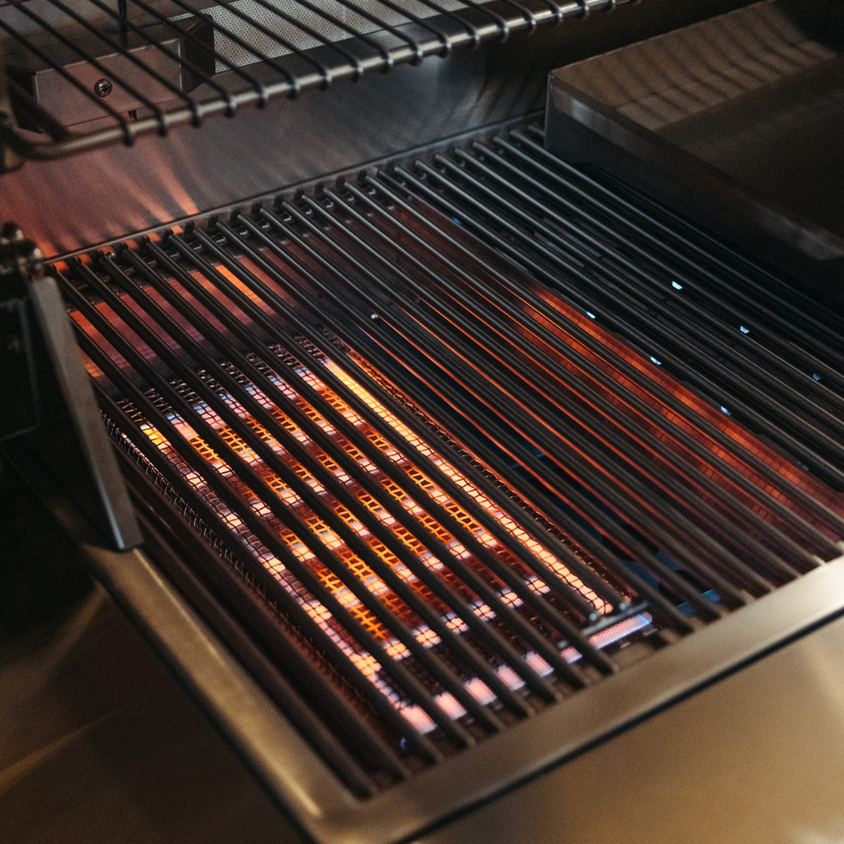 American Made Grills Estate Built-In Gas Grill – infrared back burner
