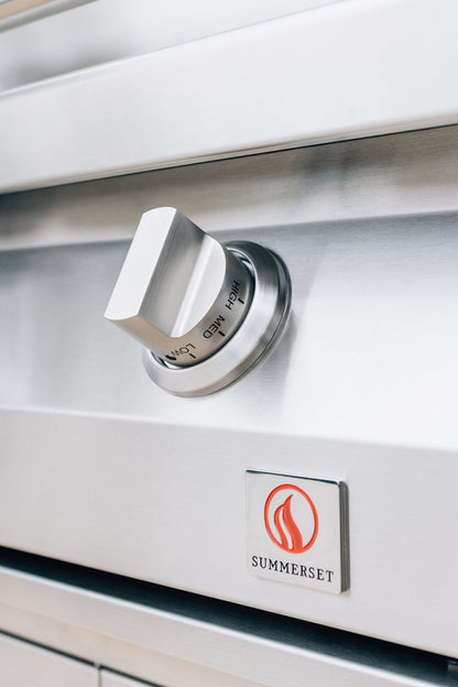 Summerset Resort 30-Inch 2-Burner Built-In Gas Grill – control knob macro
