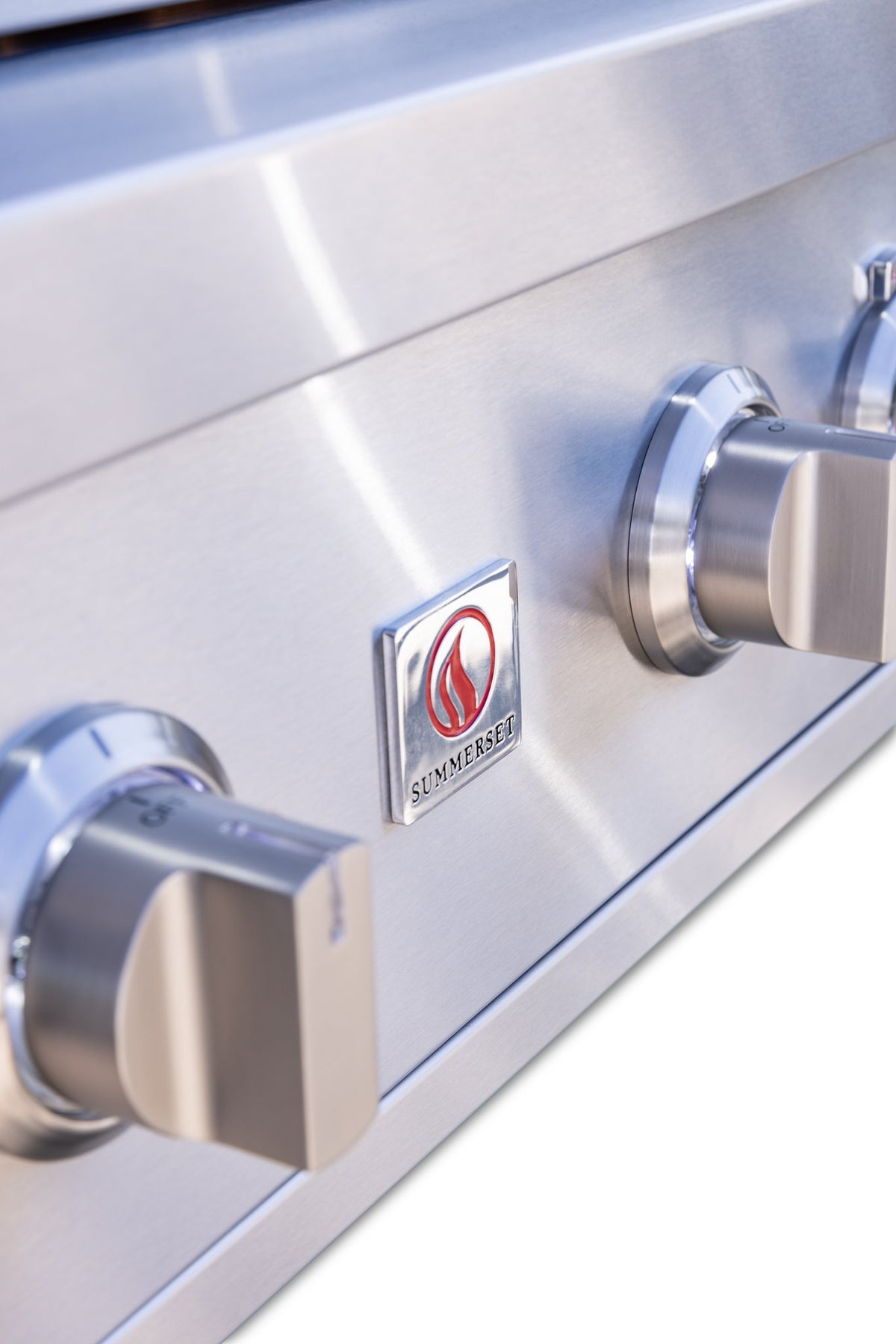 Summerset TRL Pro Built-In Gas Grill – lifestyle